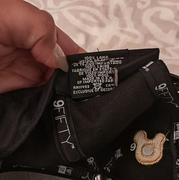 NWOT Watford FC Black & Gold Snapback Hat RARE - Picture 5 of 5